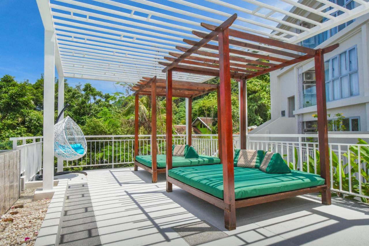 Hotel The Aristo Seaview Patong Exterior foto