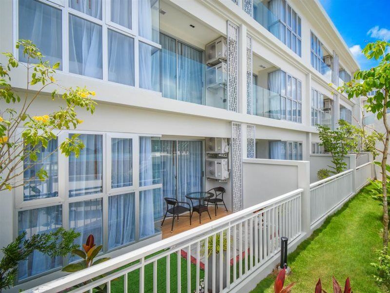 Hotel The Aristo Seaview Patong Exterior foto