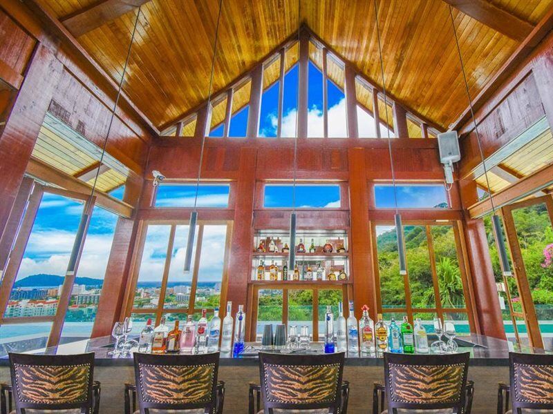 Hotel The Aristo Seaview Patong Exterior foto