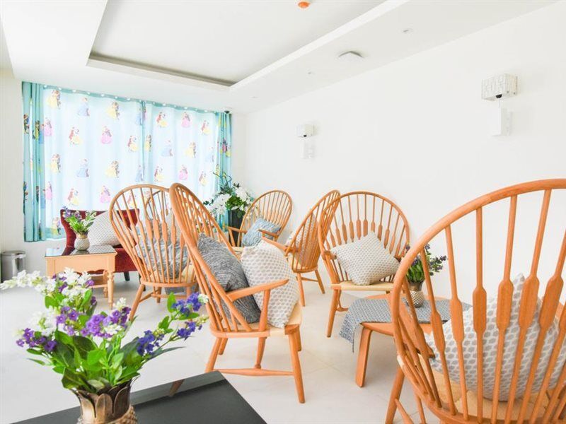Hotel The Aristo Seaview Patong Exterior foto